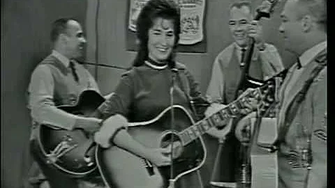 Loretta Lynn - Everybody's Somebody's Fool