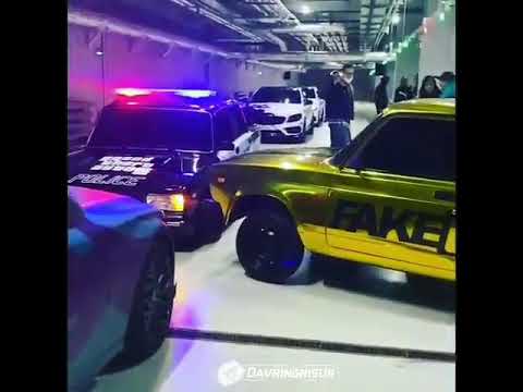 полицейские машины