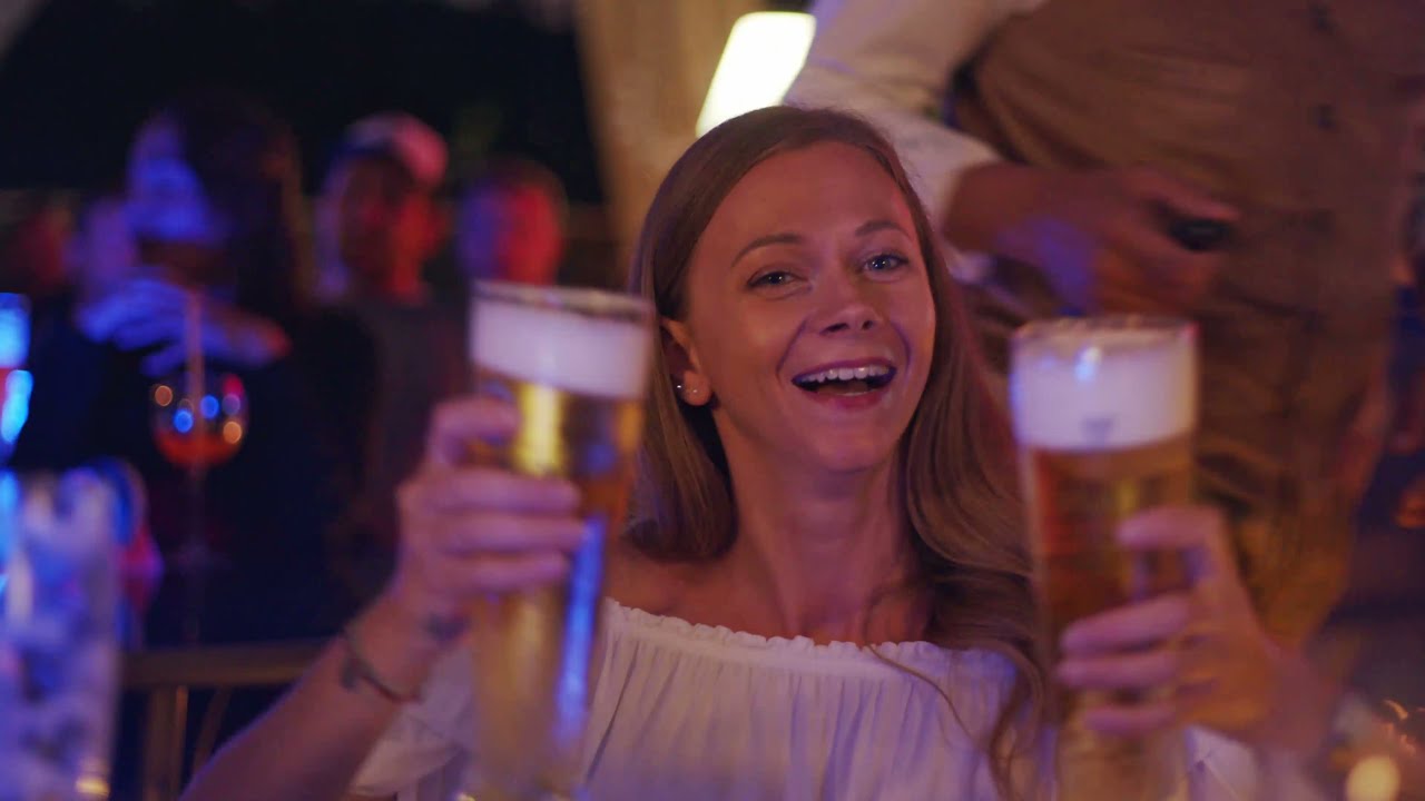 Contis Beachclub - Strandbad Seewalchen - Beach, Bar & Cocktail Lounge