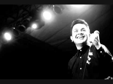 tulus - jangan cintai aku apa adanya (lyric video)