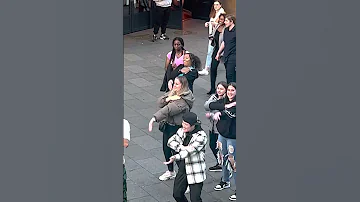 IMAGINE YOU RE IN LDN AND YOU SEE THIS DO YOU JOIN THEM 