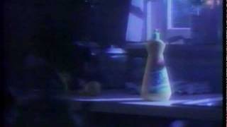 Sunlight Dishsoap Commercial (1989) Cat does the dishes - real lemon juice makes dishwashing easy