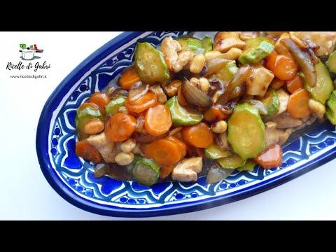 Video: Come Fare Il Soffritto Di Pollo E Verdure