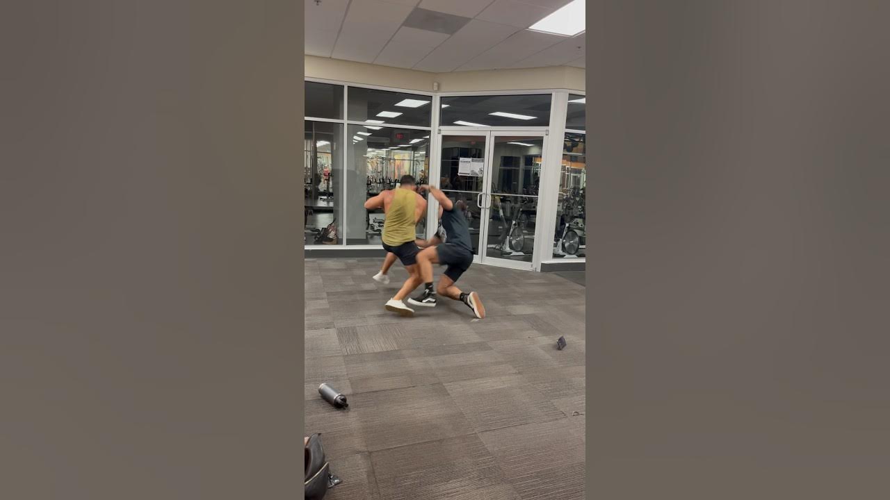Gym Fight over a Cable Machine π€ πͺπΌ Letβs see who Wins π #fighting #gym #fighter #shorts #viral Gym Fight over a Cable Machine π€ πͺπΌ Letβs see who Wins π #fighting #gym #fighter #shorts #viral
