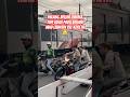 palang belum dibuka tapi udah pada berani mau lewatin rel kereta🫣 #kereta #videoviral