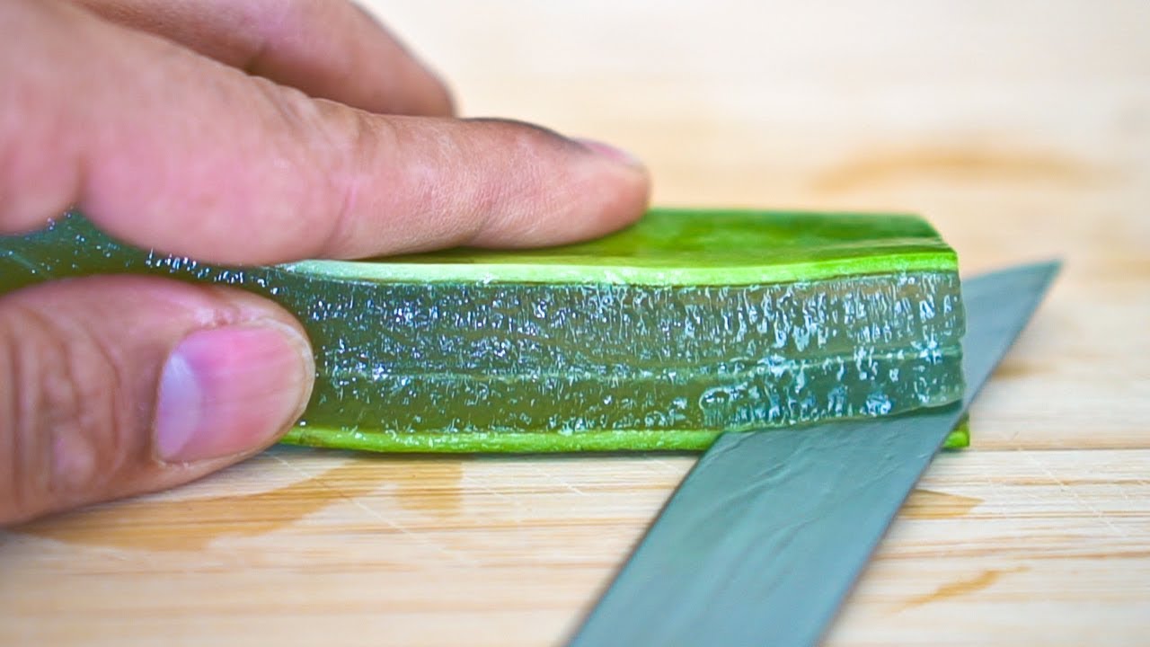 How To Make Aloe Vera Gel In 90 Seconds Youtube