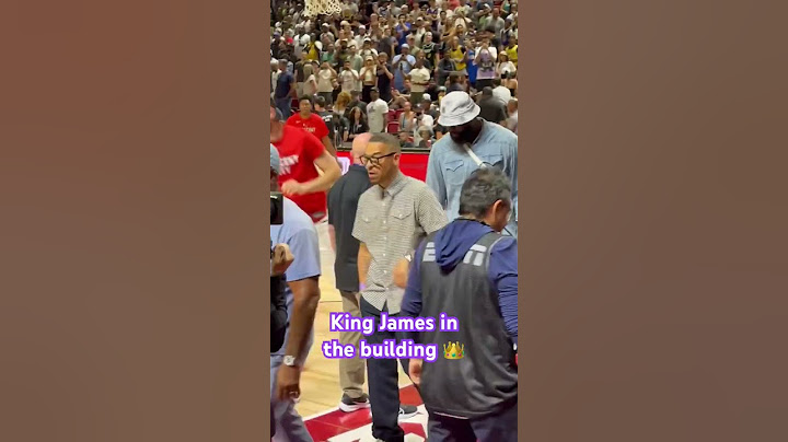 LeBron James in attendance to watch Bronny in the summer league💛💜 #shorts #viralvideo