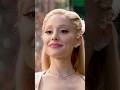 A Ariana Grande com cada nova linha de thank u, next