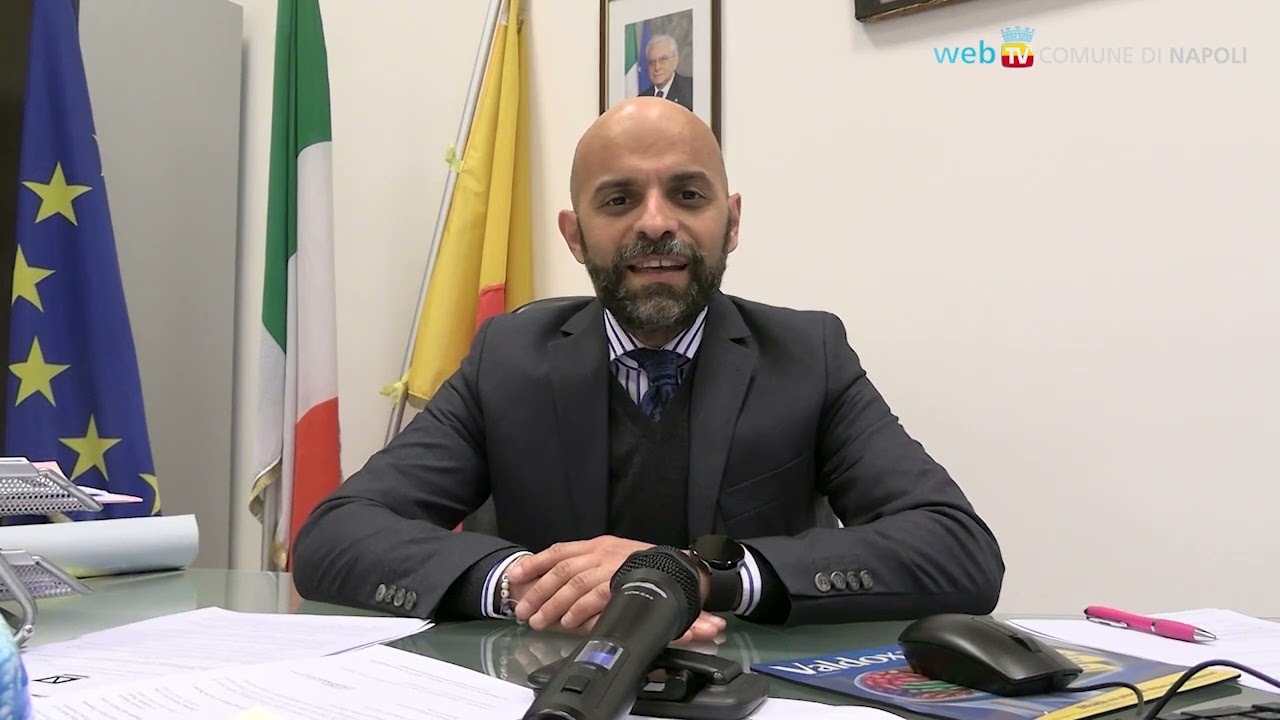 L'appello dell'assessore Luca Trapanese per aiutare la popolazione ucraina  - YouTube