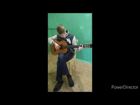 Играю на гитаре в подъезде, очень смешно:)