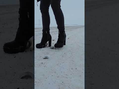 Ornaments crush with Pebbles boots #crushexperiment #crushtest ##highheels #boots
