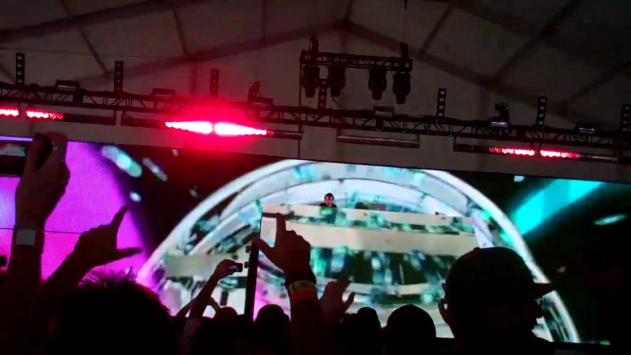 @MarkusSchulz @ElectricZooNY Day 1 Hilltop Arena!!!!