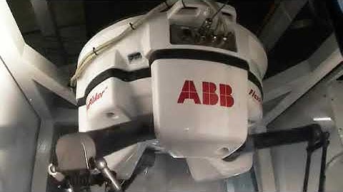 Robot ABB trong dây chuyền sản xuất bánh
