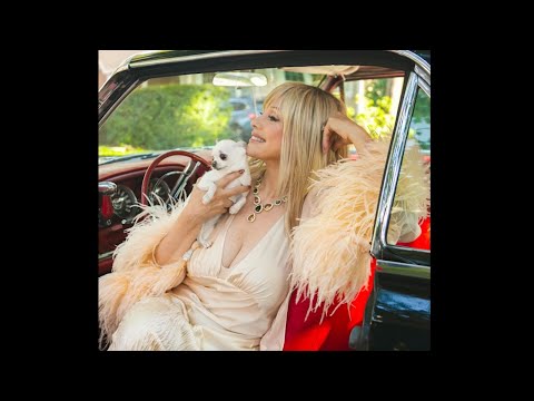 Rhonda Shear Social Hour