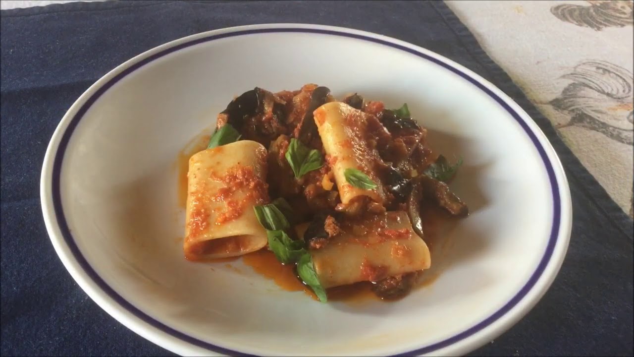 Paccheri al sugo con 'nduja e melanzane (videoricetta n° 995) - YouTube