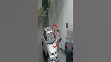 Highway Merging 101: Slide In Smooth or Wave Goodbye! #truck #car #carfails #truckchina #truckfail