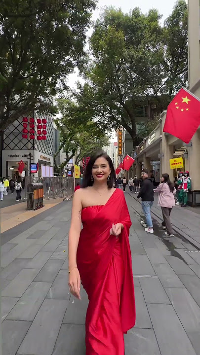 Indian Girls  in China (reaction 😀) | Indian Saree #shorts #china | #india