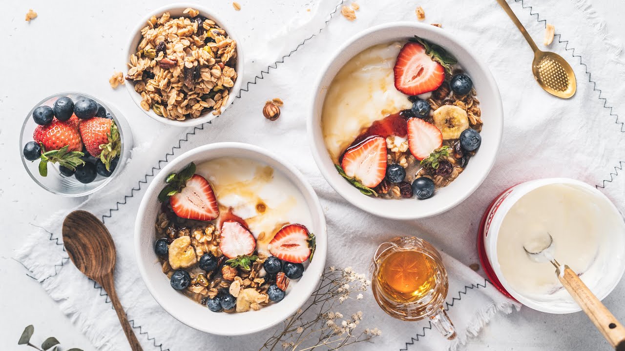 自製希臘優格(Greek Yogurt) ＆脆脆楓糖烘烤榖麥(Granola) ，自製優格只要加水的懶人法