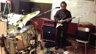 Download Lagu The Naughties - La Compasa MP3