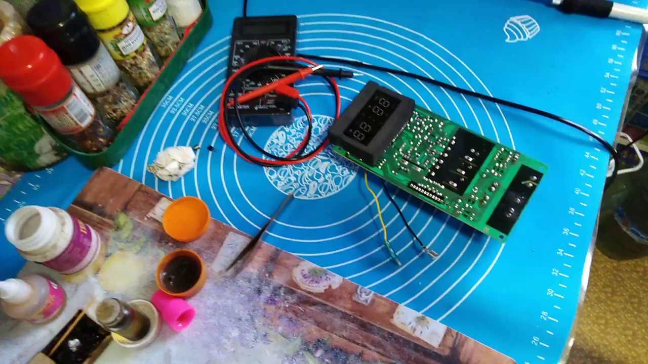 Микроволновка , причину исправили, При закрытой дверцы крутится тарелка ...