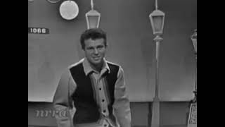 Mr. Lonely - Bobby Vinton (1964) Stereo.