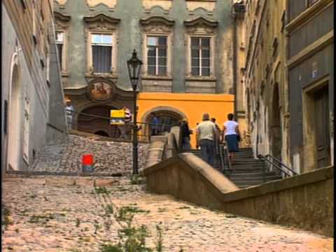 Vídeo: Com Passar El Cap D’any A Praga