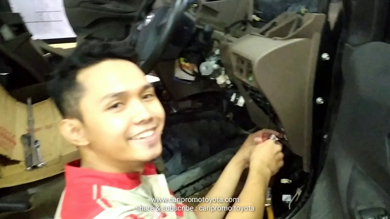 Cara memperbaiki mobil terendam banjir