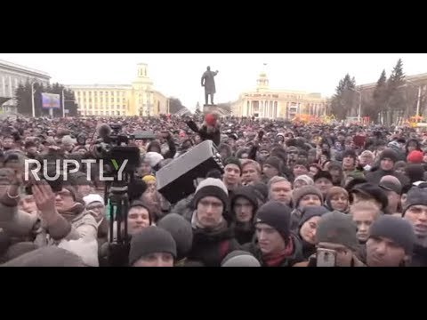 Russia: 'My daughter told me she loves me' - Thousands demand justice at site of Kemerovo blaze
