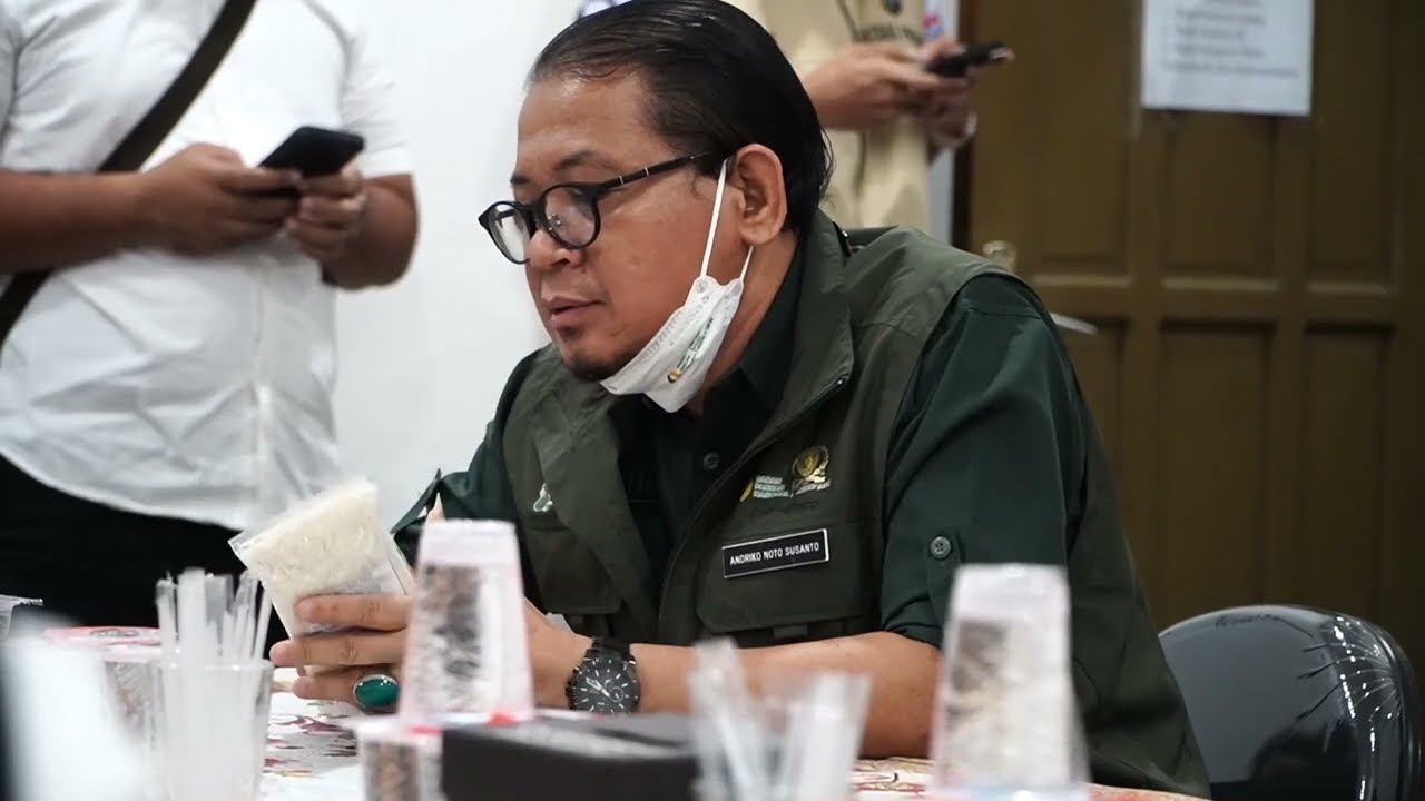 Deputi PKKP Bapanas Meninjau Pabrik Pengolaan Tepung Beras di Mojokerto, Jawa Timur.