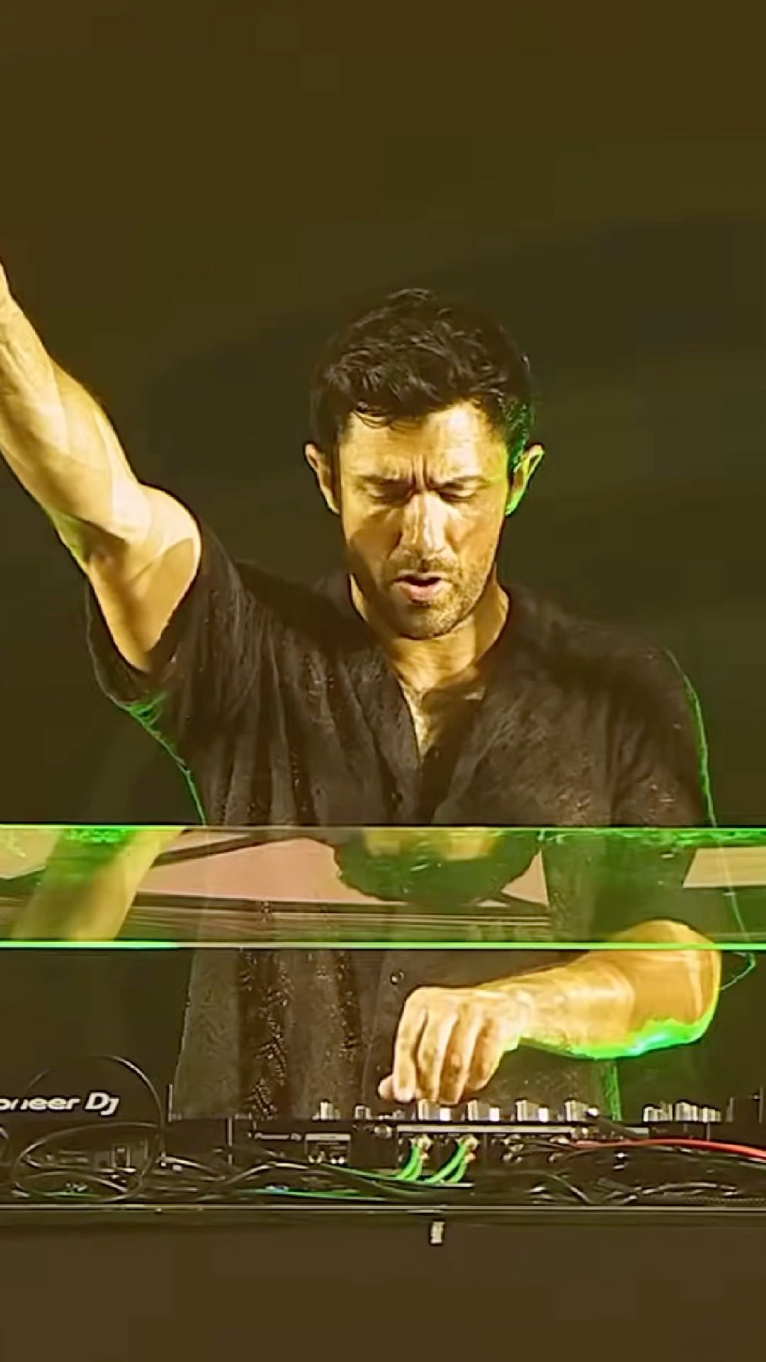 @KSHMRmusic is taking us back home! ?#electronicmusic #s2ofestival #kshmr #spinninrecords