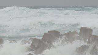 暴風域伴い九州北部へ 台風17号通過に厳重警戒