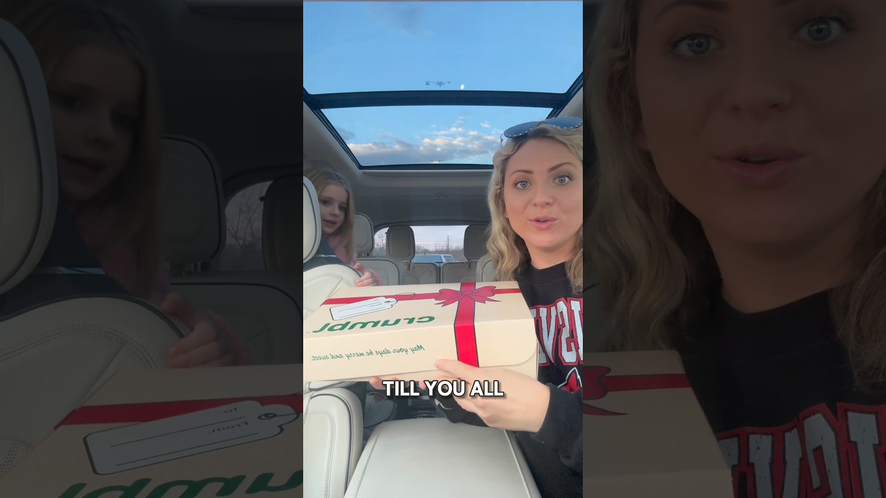 CRUMBL MONDAY!! Which one do you want to try?! 😍 #cookies #unboxing #christmas