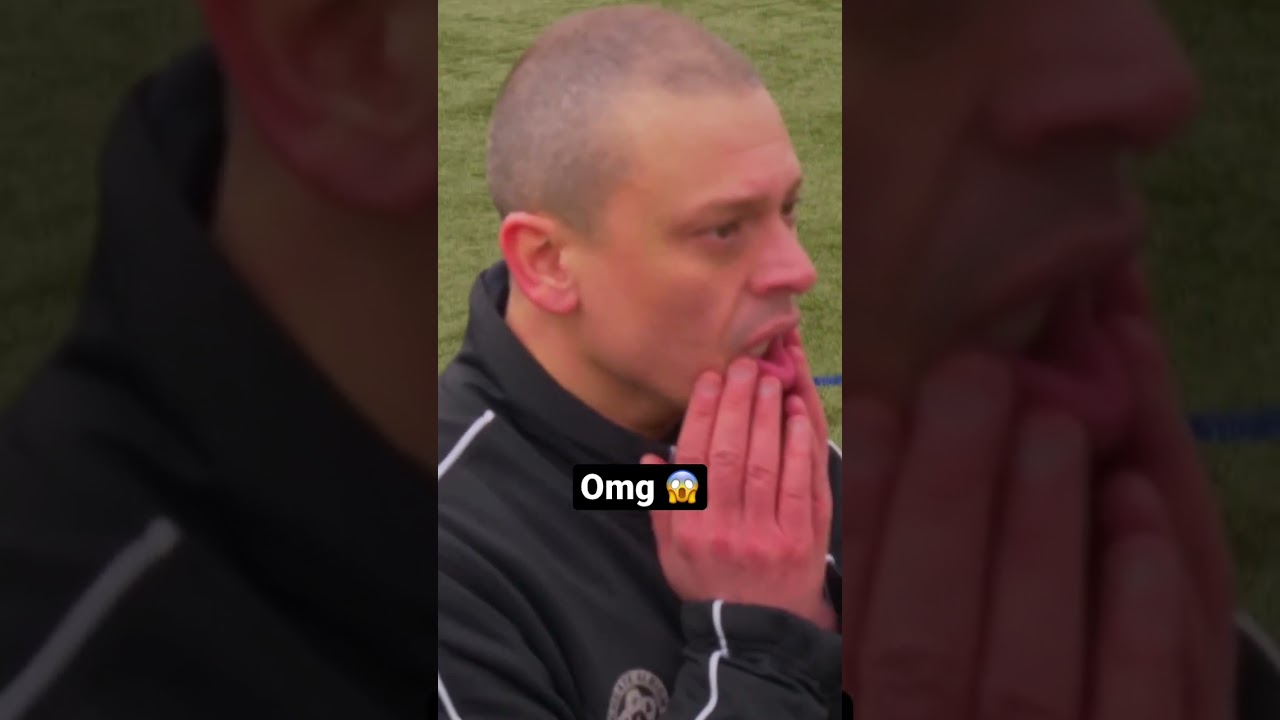 🚨 How has he missed that!? 😱 