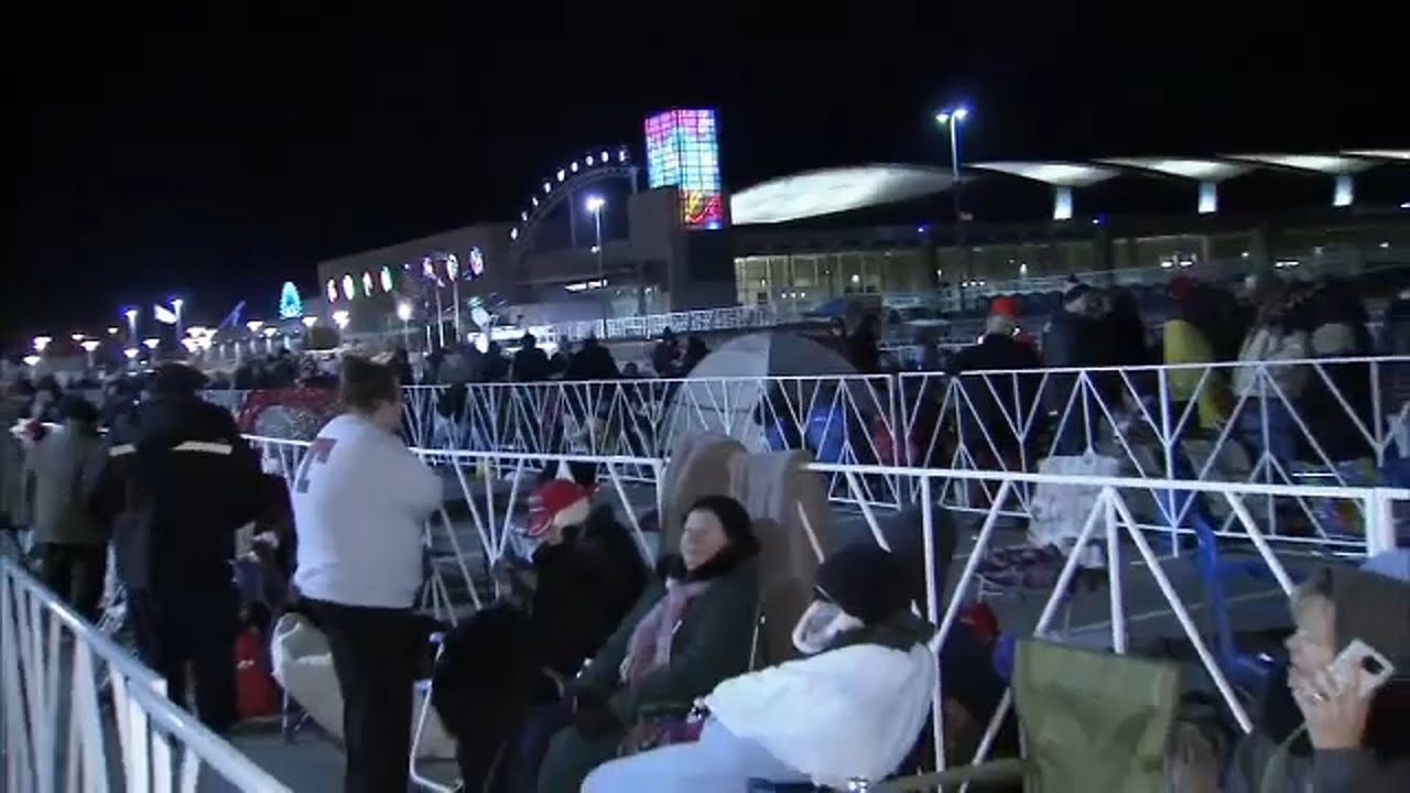 Trump rally in Wildwood, NJ Tuesday night already drawing crowds - YouTube
