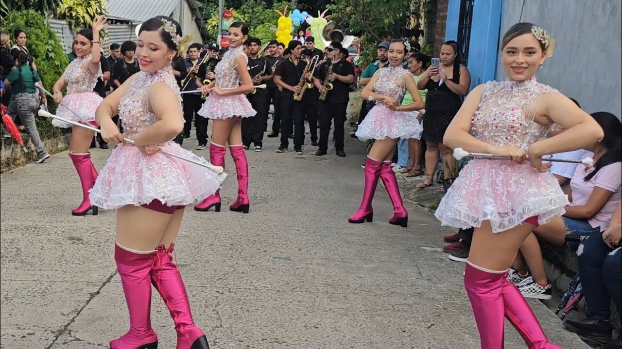 ILOBASCO LATIN BAND ✨ Maravillosa presentación 👏👏👏