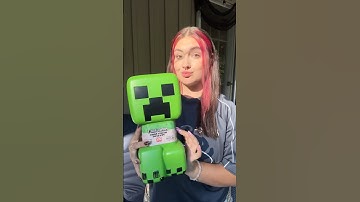 Unboxing a GIANT *MYSTERY* Minecraft Creeper!😱🧟‍♂️