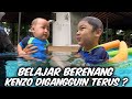 BERENANG BARENG, MUKA KENZO TAKUT DISIRAM LAGI ..