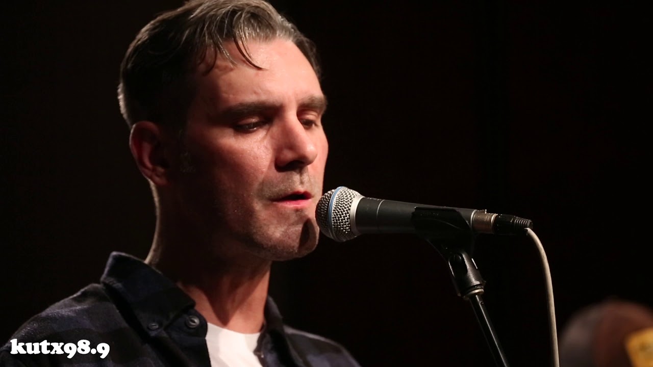 A. Sinclair – "Weeds" (Live in KUTX Studio 1A)