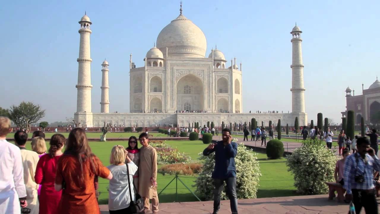 Taj Mahal Musician