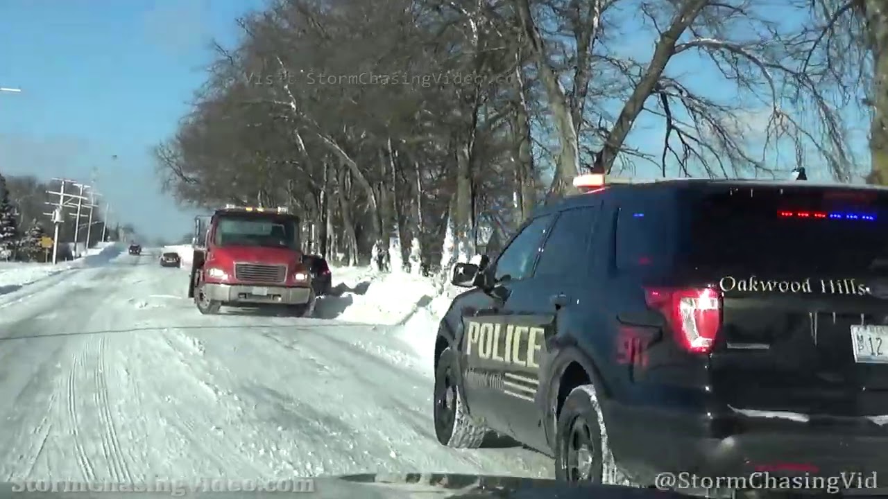 North Metro Chicago, IL Snow Drift Spinouts - 2/5/2021