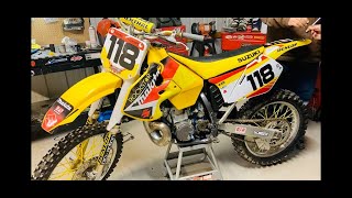 Download Lagu Time to get the 98 Suzuki RM250 fired up! MP3 Download Lagu Time to get the 98 Suzuki RM250 fired up! MP3