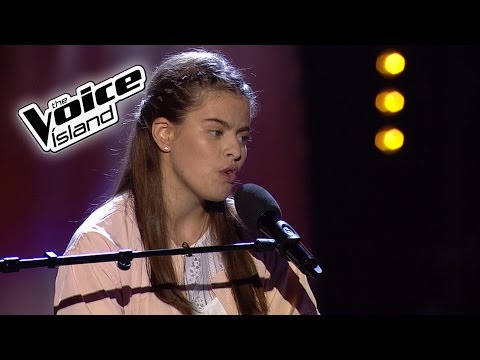 Iva Marín Adricehm - Wuthering Heigts | The Voice Iceland 2016 | The Blind Auditions