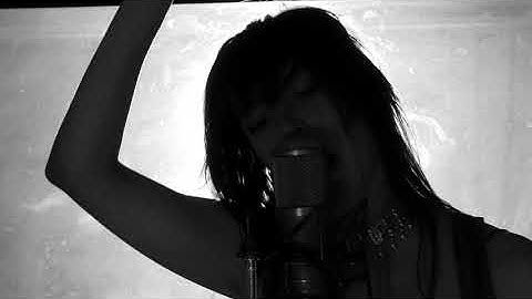 Julia Daigle - Usage domestique (Official Video)