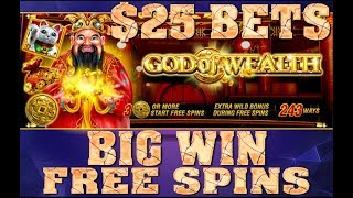 Big Win God Of Wealth Free Games Emu Casino Slot Machine screenshot 3