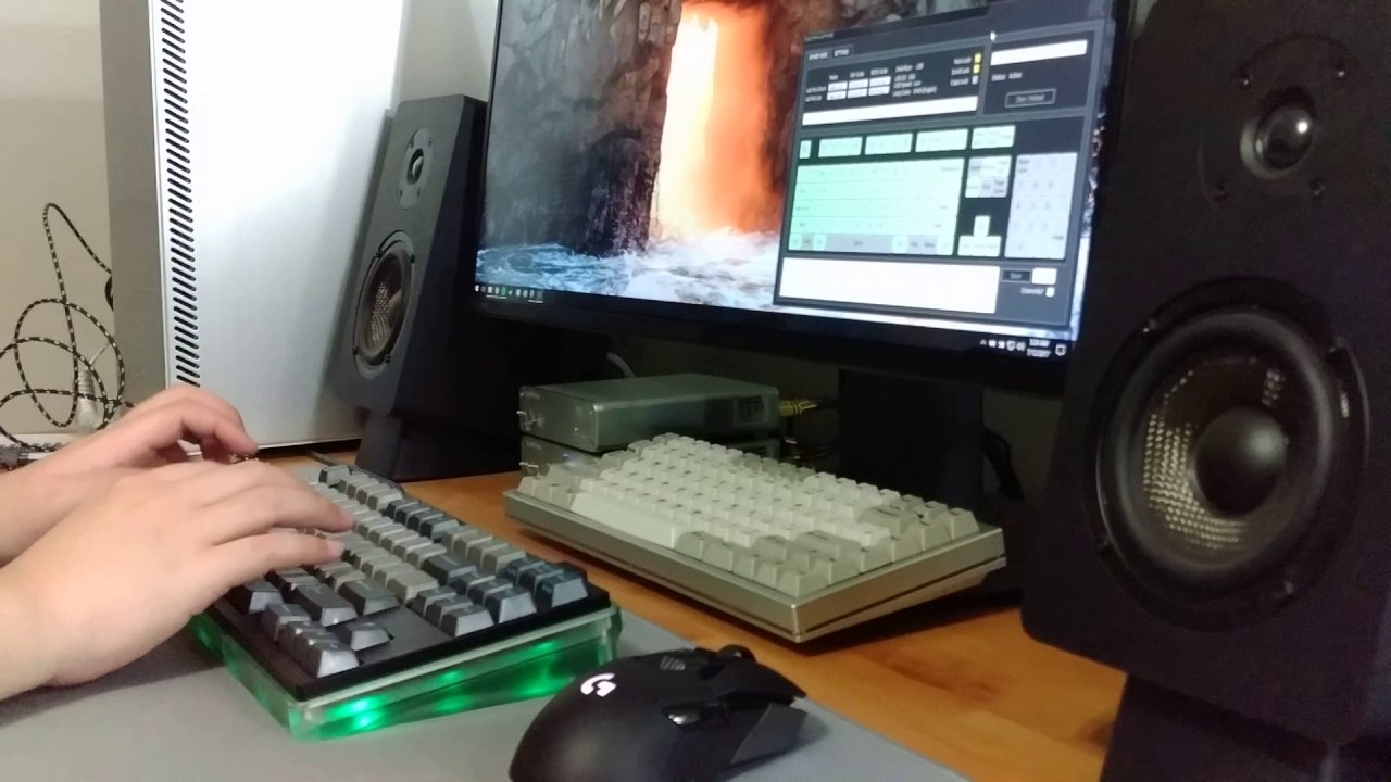 Typing Test: TX84 (Polycarbonate Bottom) + Custom Gateron Black Switches + GMK Sky Dolch