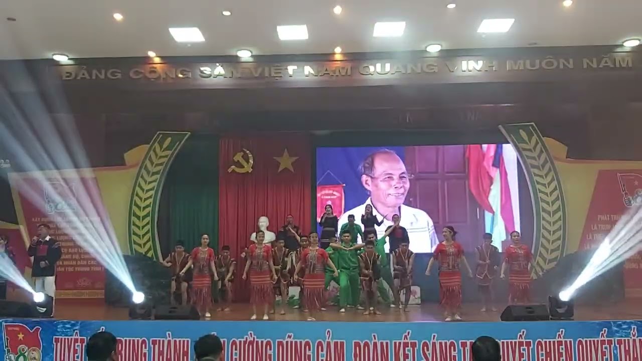 Ơn Bác Hồ với người Tây nguyên. Đtt