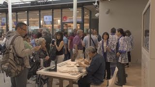 有田焼の技と美をアピール ミニ有田焼「ガチャポー」も紹介