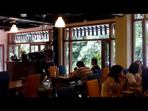 2011-5-19  布佬廚房民歌演唱：街頭藝人樂覺新自彈自唱"被遺忘的時光"