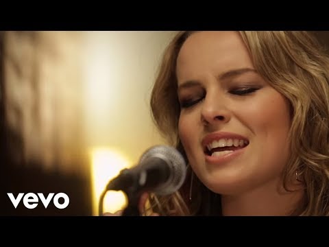 Bridgit Mendler (+) 5:15