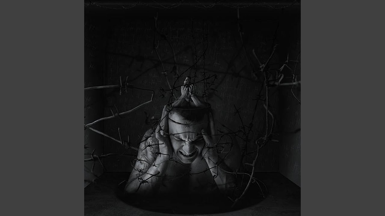Darkness auf YouTube ansehen Darkness auf YouTube ansehen